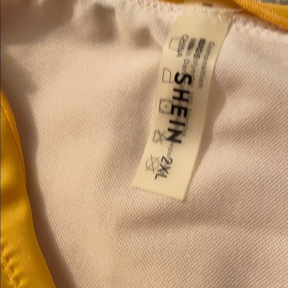 Bikini - Picture 2 of 2